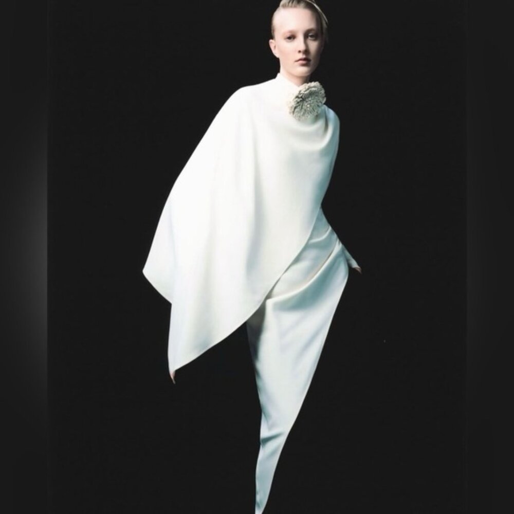 Helsa The Wilhelmina Cape Top